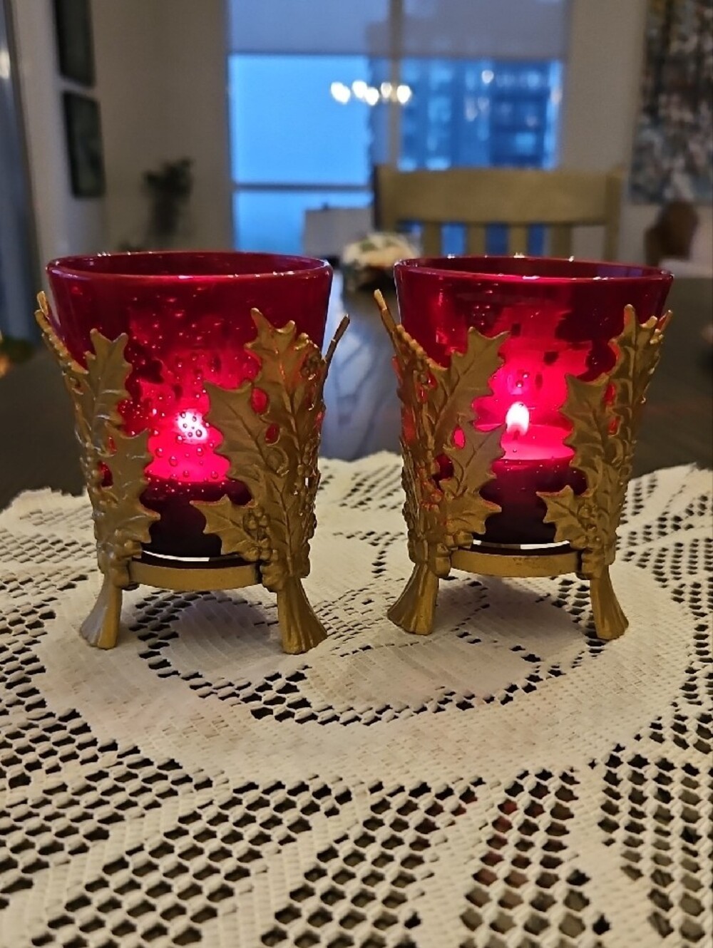 🎅 Vintage Christmas Glass and Metal Votive Holders - Red and Gold